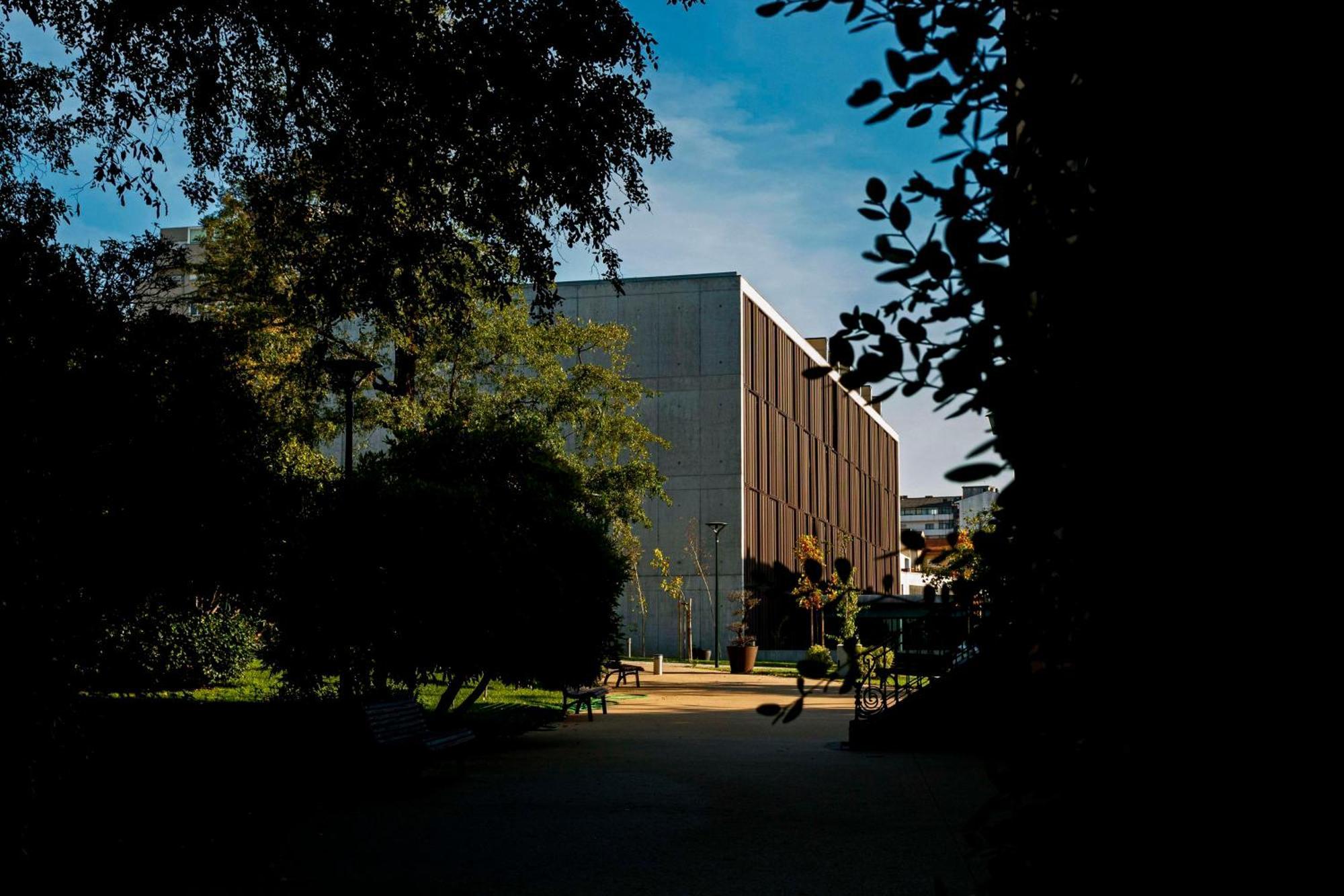 Boeira Garden Hotel Porto Gaia, Curio Collection By Hilton Vila Nova de Gaia Exterior foto The library