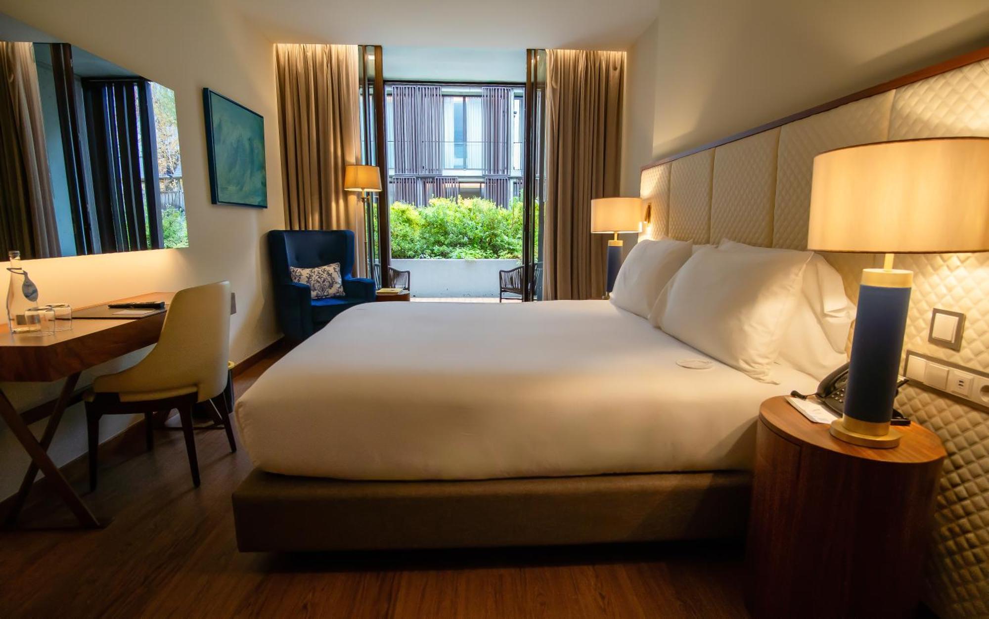 Boeira Garden Hotel Porto Gaia, Curio Collection By Hilton Vila Nova de Gaia Exterior foto A room at the hotel