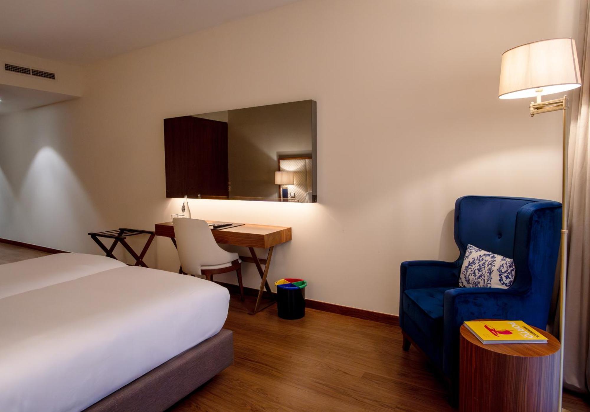 Boeira Garden Hotel Porto Gaia, Curio Collection By Hilton Vila Nova de Gaia Exterior foto A room at the hotel
