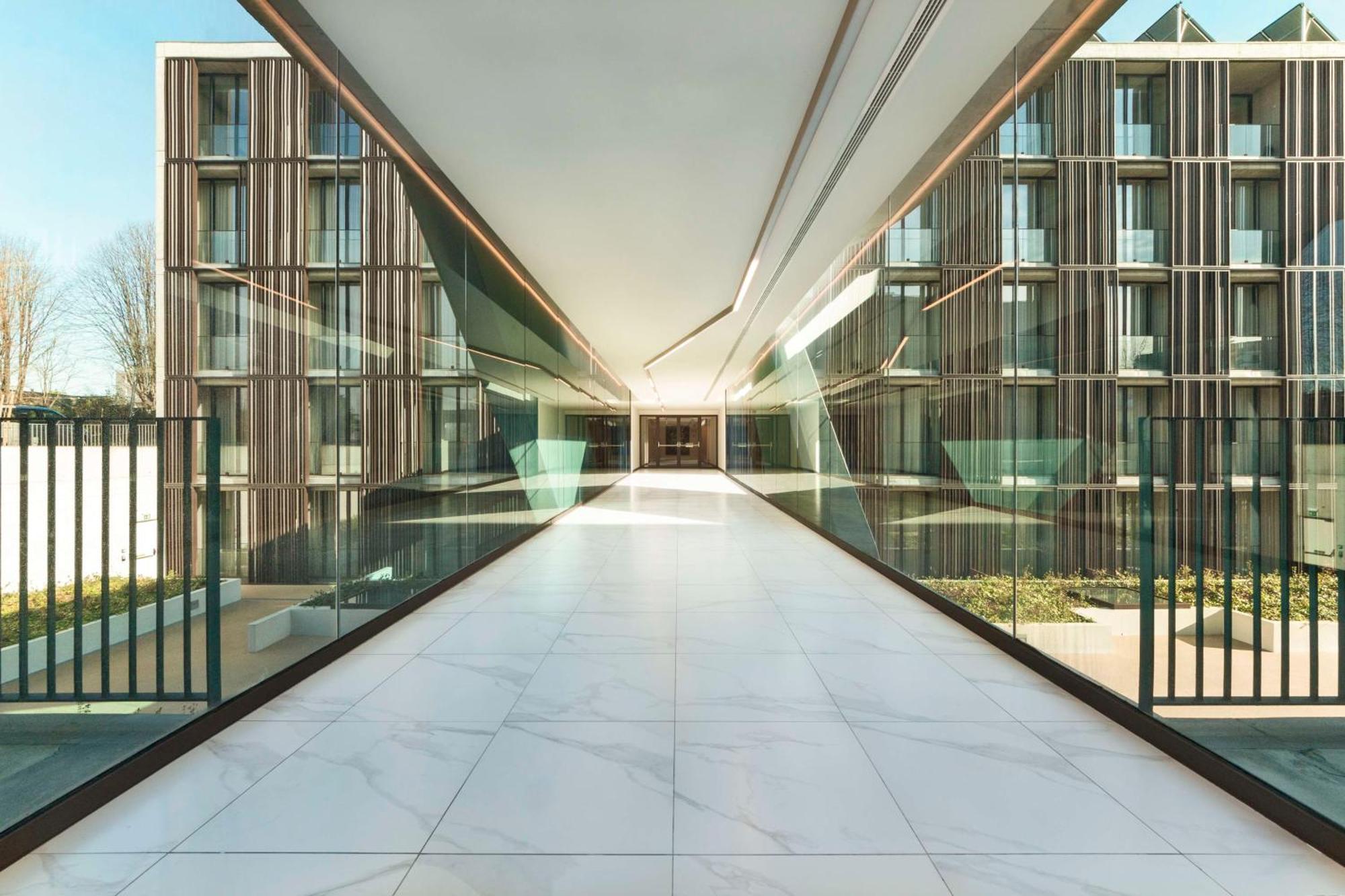 Boeira Garden Hotel Porto Gaia, Curio Collection By Hilton Vila Nova de Gaia Exterior foto The new building of the University of Economics and Business Vienna