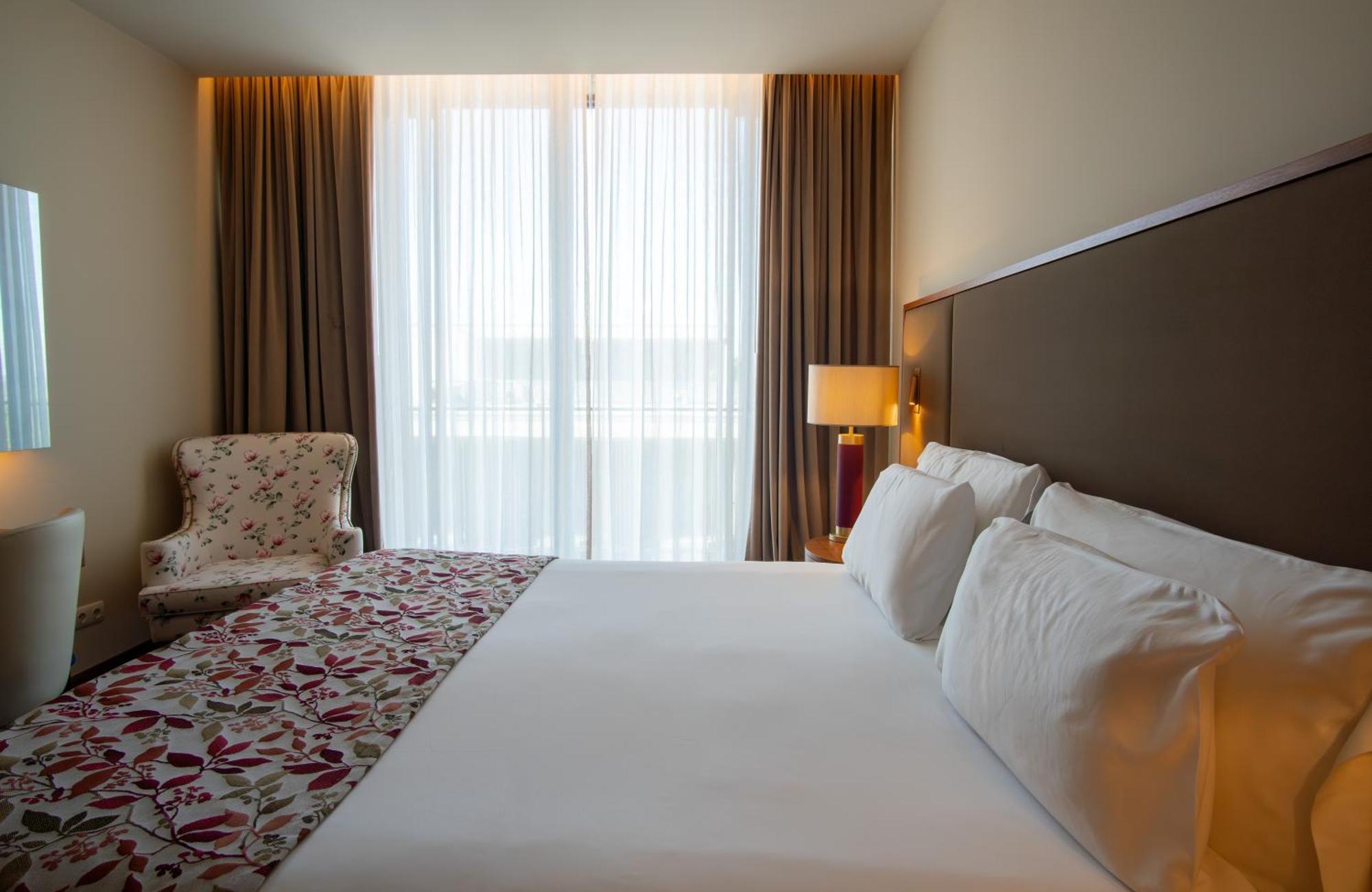Boeira Garden Hotel Porto Gaia, Curio Collection By Hilton Vila Nova de Gaia Exterior foto